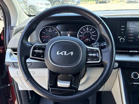 Used 2024 Kia Carnival LX FWD image 18