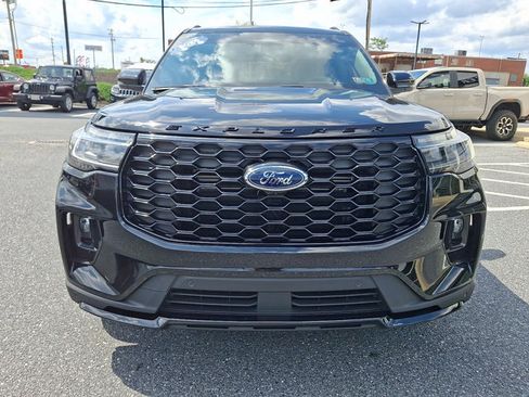 Used 2025 Ford Explorer ST-Line w/ Premium Package AWD/4WD image 2