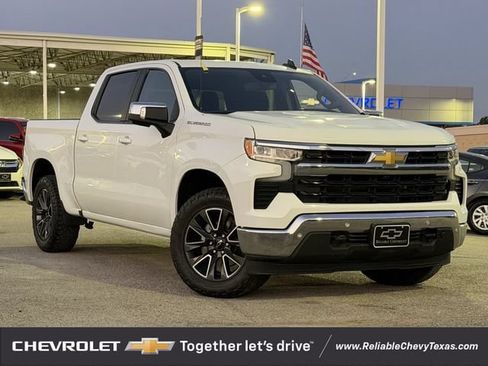 Used 2025 Chevrolet Silverado 1500 LT w/ Safety Package AWD/4WD image 2