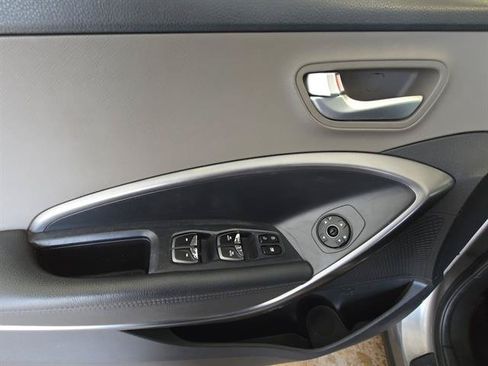 Used 2018 Hyundai Santa Fe Sport FWD image 18