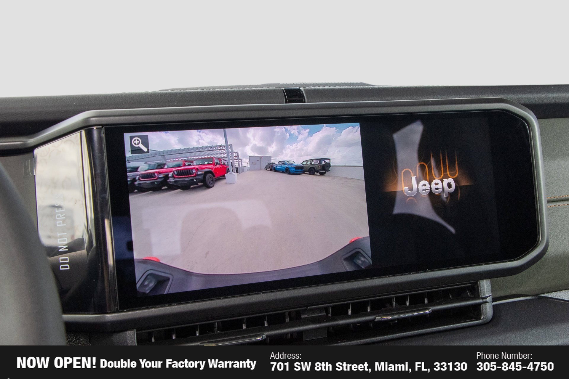 New 2026 Jeep Gladiator Mojave w/ Safety Group AWD/4WD image 32
