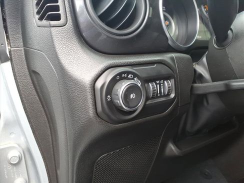 Used 2022 Jeep Wrangler Unlimited Sport image 7