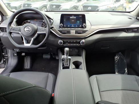 New 2025 Nissan Altima 2.5 SV image 7
