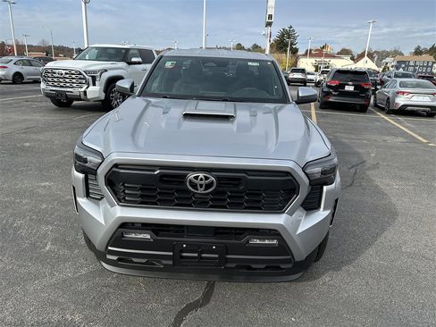 New 2025 Toyota Tacoma TRD Sport image 5