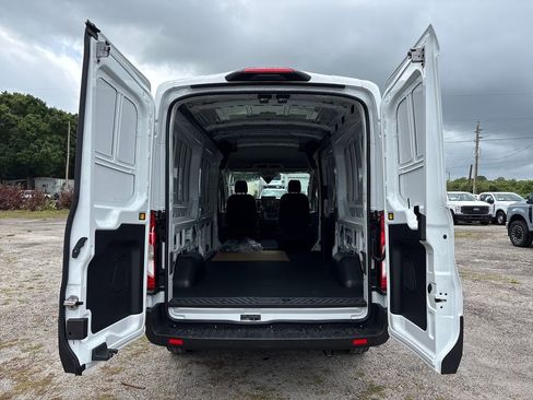 New 2026 Ford Transit 250 148 Medium Roof RWD image 9