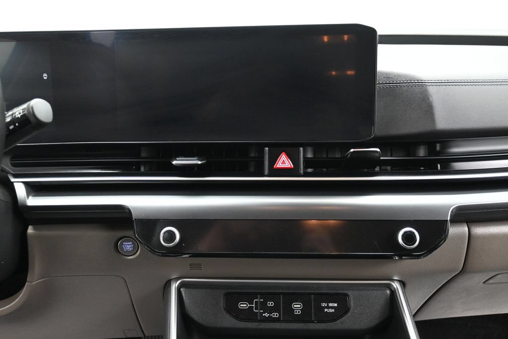 Used 2025 Kia Carnival FWD image 15