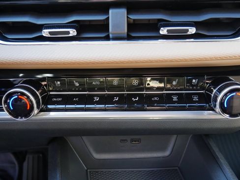 New 2026 Chevrolet Equinox ACTIV w/ Convenience Package III image 18