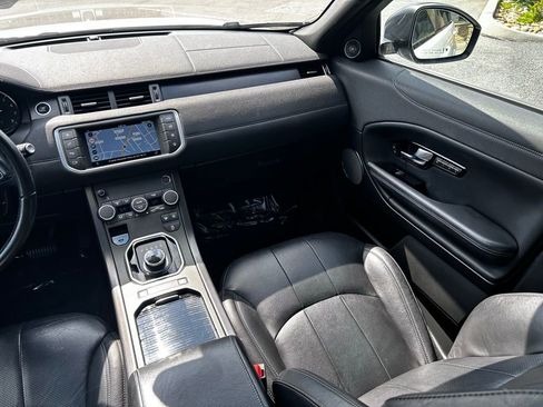 Used 2018 Land Rover Range Rover Evoque SE Premium AWD/4WD image 32