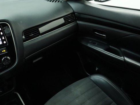 Used 2019 Mitsubishi Outlander SE FWD image 25