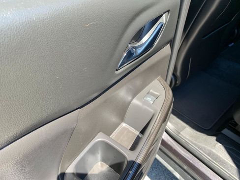 Used 2019 GMC Acadia SLT AWD/4WD image 40