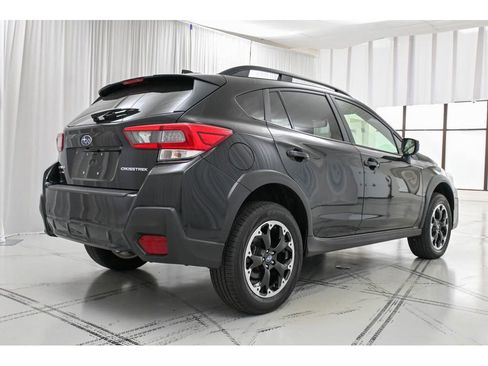 Used 2022 Subaru Crosstrek 2.0i Premium image 7