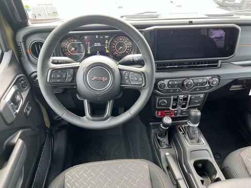 New 2025 Jeep Gladiator Mojave w/ Convenience Group image 13