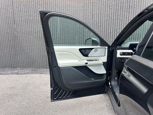 New 2026 Lincoln Aviator Black Label AWD/4WD image 15