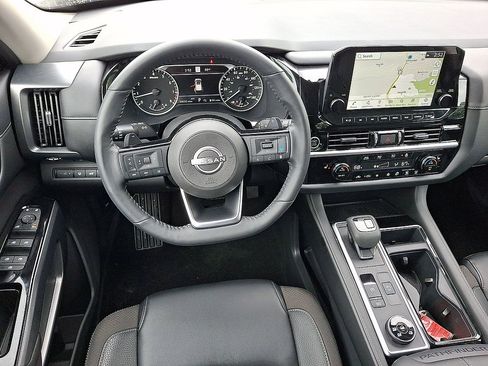 Used 2024 Nissan Pathfinder SL w/ Cargo Package AWD/4WD image 21