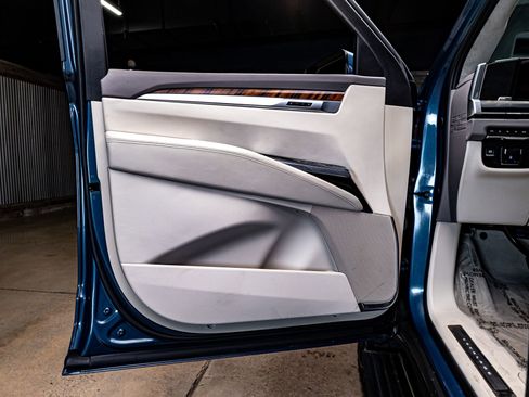 Used 2025 Cadillac Escalade Sport Platinum w/ LPO, Floor Liner Package image 31