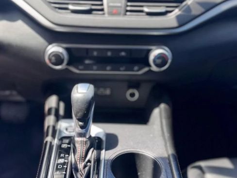 Used 2021 Nissan Altima 2.5 SR FWD image 11