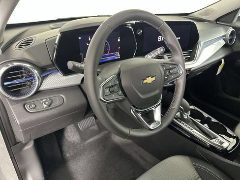 New 2026 Chevrolet Trax LT w/ LT Convenience Package FWD image 11