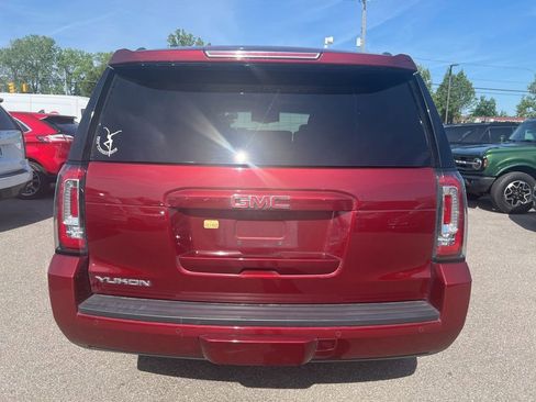 Used 2017 GMC Yukon SLT w/ Open Road Package AWD/4WD image 7