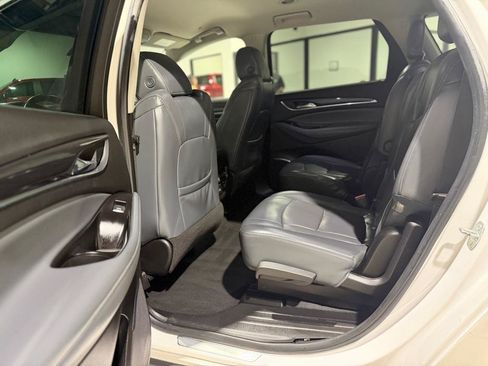 Used 2018 Buick Enclave Essence FWD image 11