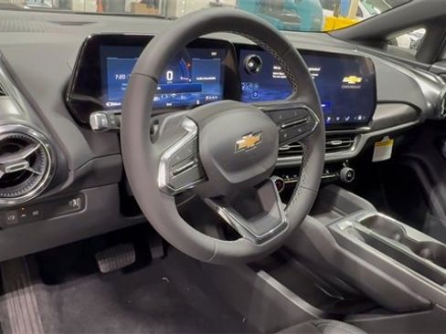 New 2026 Chevrolet Equinox EV LT image 11