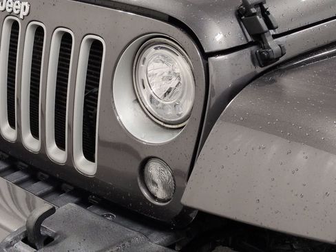 Certified 2018 Jeep Wrangler Sahara w/ Connectivity Group image 11