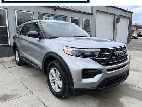 Used 2023 Ford Explorer XLT AWD/4WD image 1