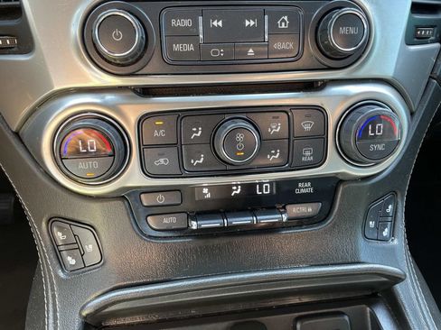 Used 2018 Chevrolet Tahoe Premier AWD/4WD image 45
