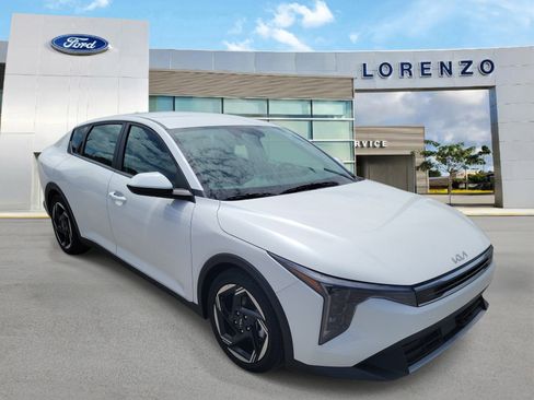 Used 2025 Kia K4 EX FWD image 3