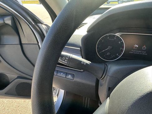 Used 2024 Nissan Altima 2.5 SV image 26