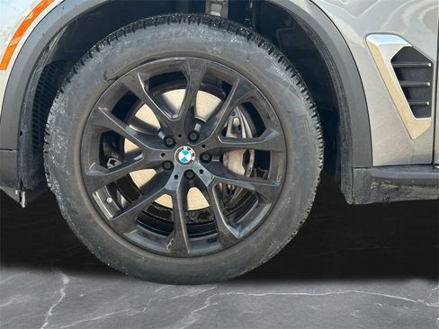 Used 2024 BMW X5 xDrive40i w/ Premium Package image 38