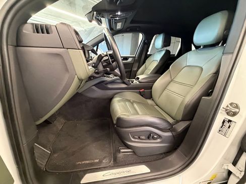Certified 2024 Porsche Cayenne image 8