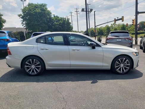 Used 2022 Volvo S60 B5 Momentum w/ Advanced Package AWD/4WD image 10