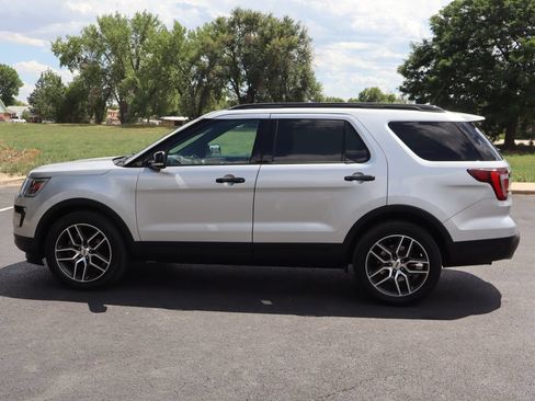 Used 2019 Ford Explorer Sport AWD/4WD image 9