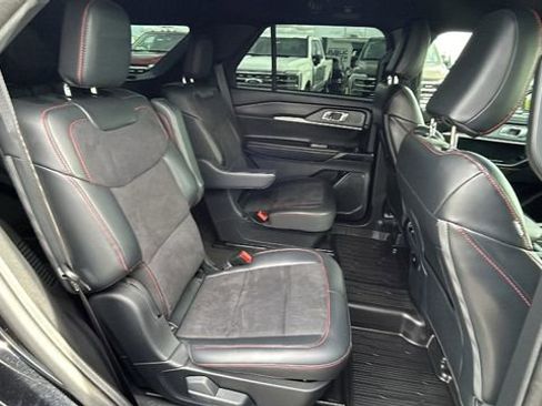 Certified 2025 Ford Explorer ST RWD image 13