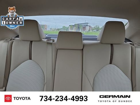 Used 2020 Toyota Camry XLE w/ Sunroof Package FWD image 14