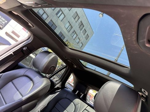 Used 2022 Mercedes-Benz GLC 300 4MATIC image 15