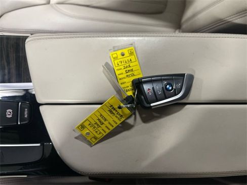 Used 2018 BMW M550i xDrive image 21