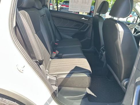 Certified 2023 Volkswagen Tiguan SE w/ Panoramic Sunroof Package AWD/4WD image 34