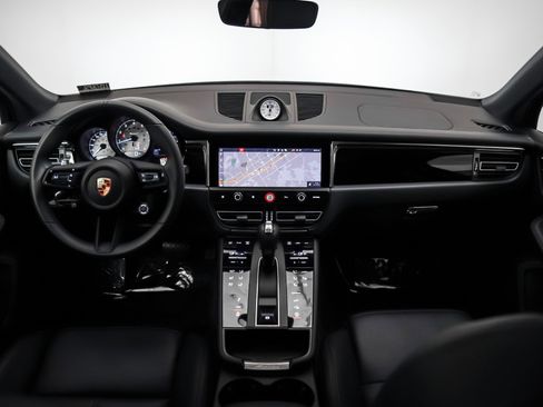 Used 2025 Porsche Macan Turbo image 15