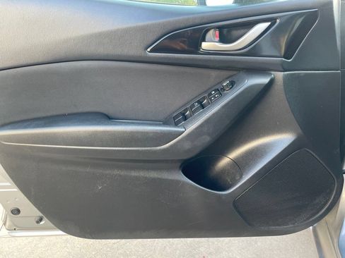Used 2016 MAZDA MAZDA3 i Sport w/ Preferred Equipment Package FWD image 16