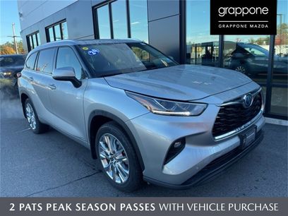 Used 2024 Toyota Highlander Limited