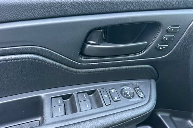 Used 2025 Honda Odyssey EX-L image 11