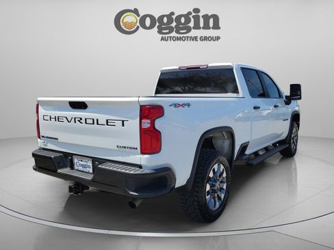 Used 2021 Chevrolet Silverado 2500 Custom w/ Custom Value Package AWD/4WD image 3