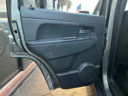 Used 2012 Jeep Liberty Sport image 19