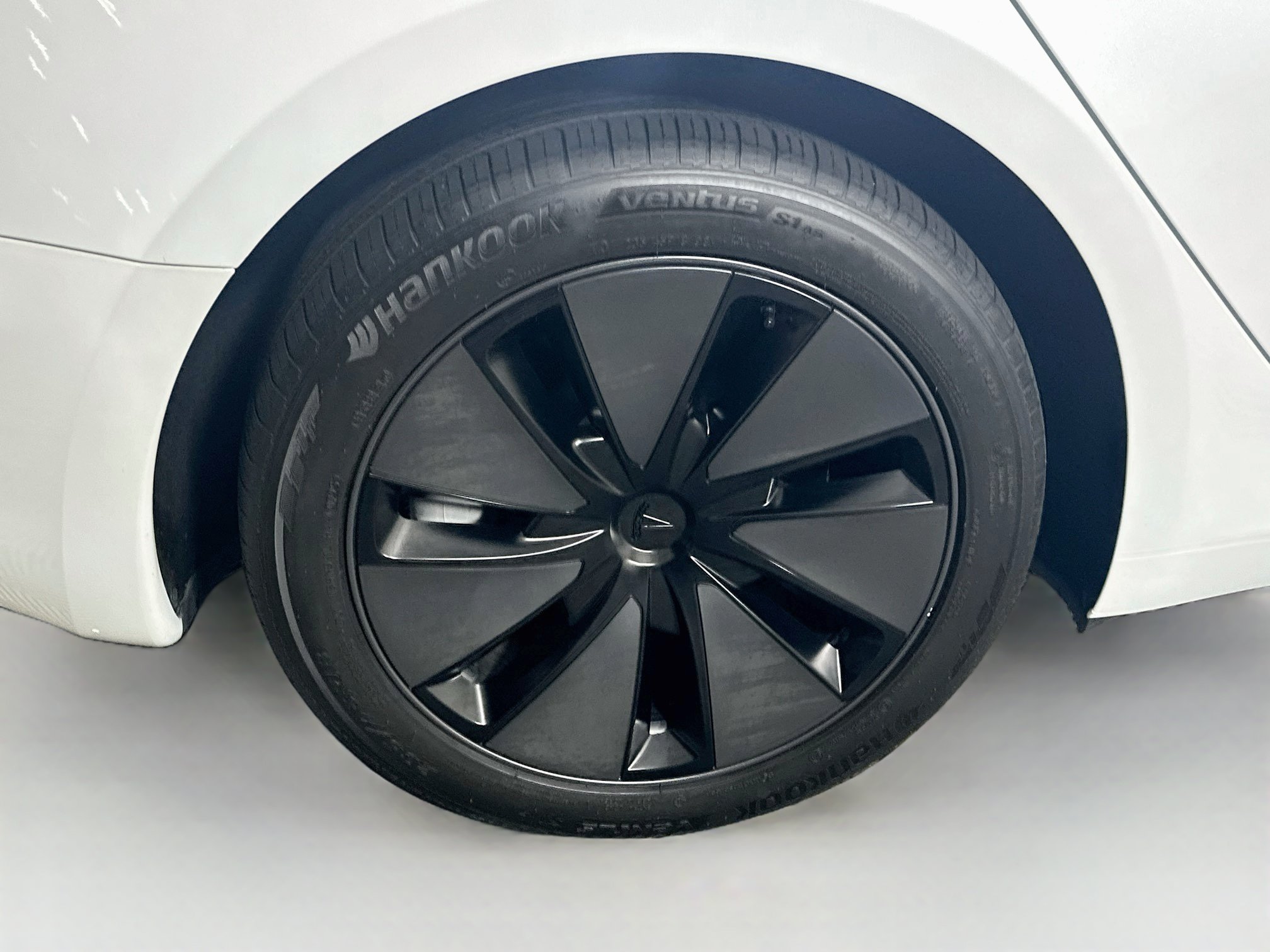 Used 2025 Tesla Model 3 Long Range RWD image 11