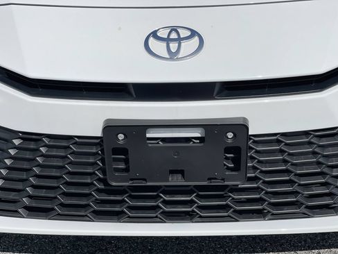 Used 2026 Toyota Camry SE AWD/4WD image 19