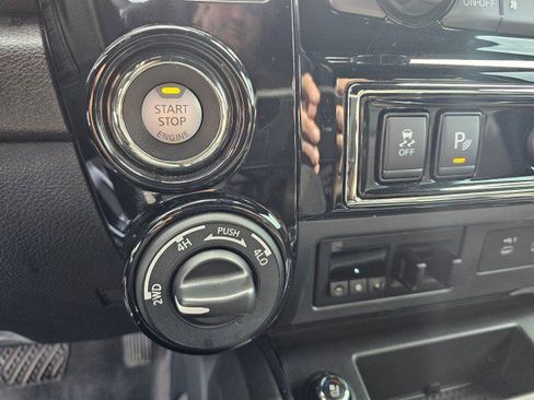 Used 2021 Nissan Titan Platinum Reserve w/ Moonroof Package image 34