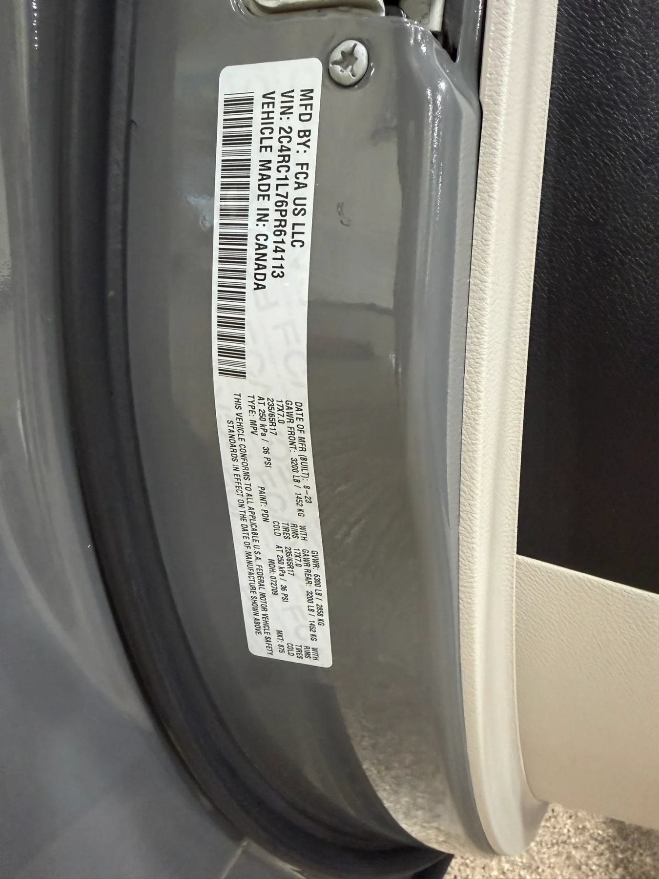 Used 2023 Chrysler Pacifica Touring-L FWD image 65