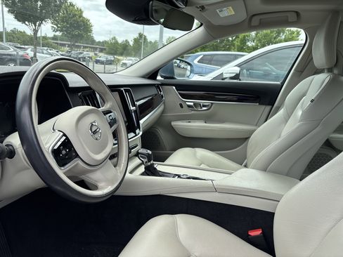 Used 2017 Volvo S90 T5 Momentum w/ Convenience Package FWD image 37