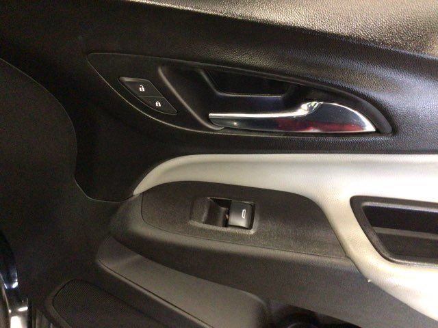 Used 2022 Chevrolet Equinox LS AWD/4WD image 12